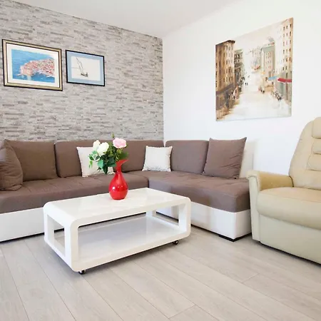 Stipe Apartment Makarska